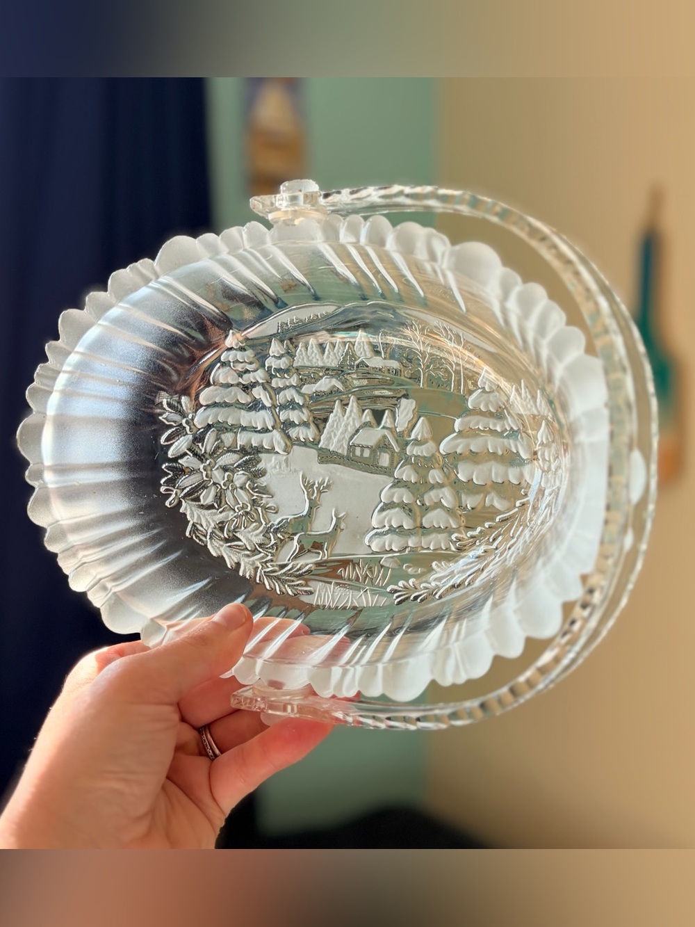 Vintage Frosted + Clear Glass Holiday Scenic Basket Winter Design Cabin Deer - Picture 3 of 4